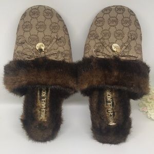 Michael Kors Carter slippers